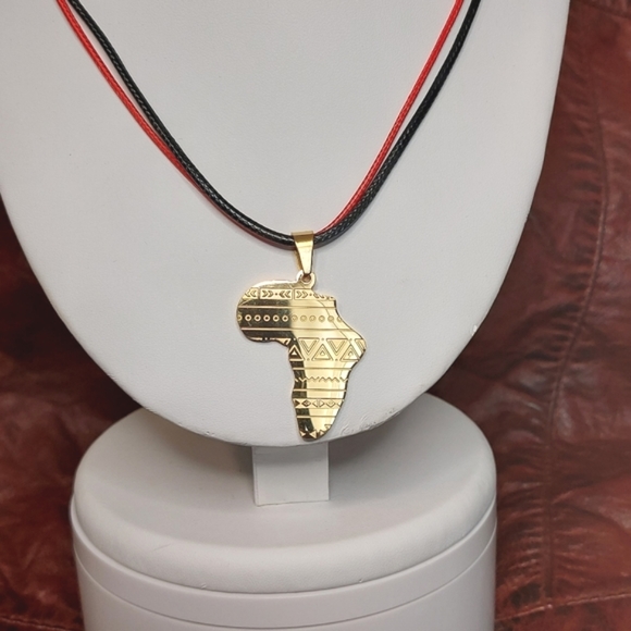 African Pendant: Beautifully etched pattern on stainless-steel, African pendant - Picture 4 of 5